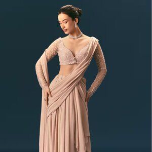 🌸 Pink Embroidered Pre-Draped Saree Set – KALKI Fashion, Size S, Worn once, Per